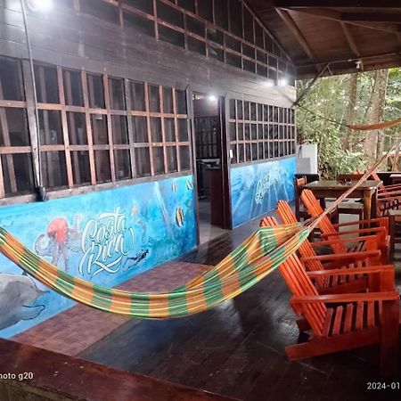 Pirate Drake Beach Hostel & Tour Company Drakes Bay Εξωτερικό φωτογραφία